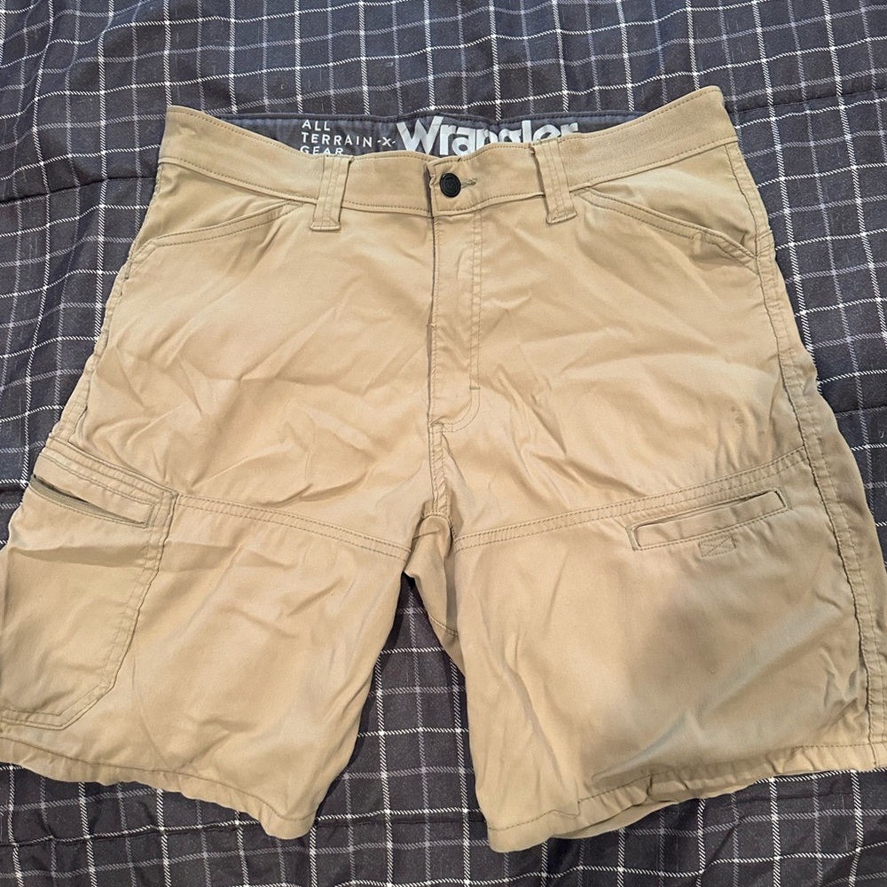 Wrangler Tan Cargo Shorts